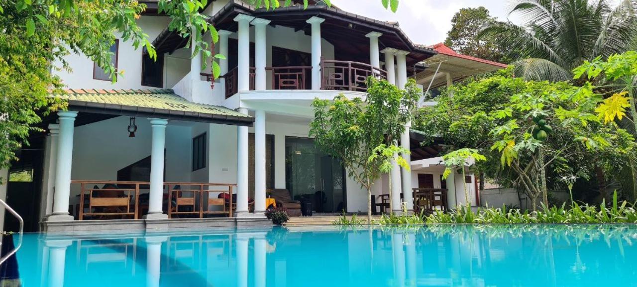 Golden Relax Villa With Pool, Restaurant & European Service Eramudugaha Екстериор снимка