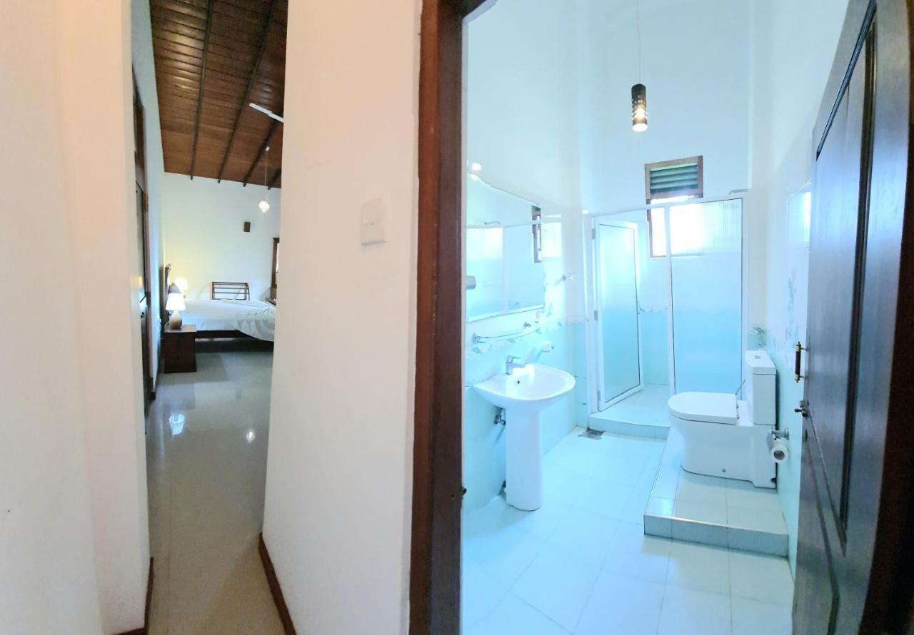 Golden Relax Villa With Pool, Restaurant & European Service Eramudugaha Екстериор снимка