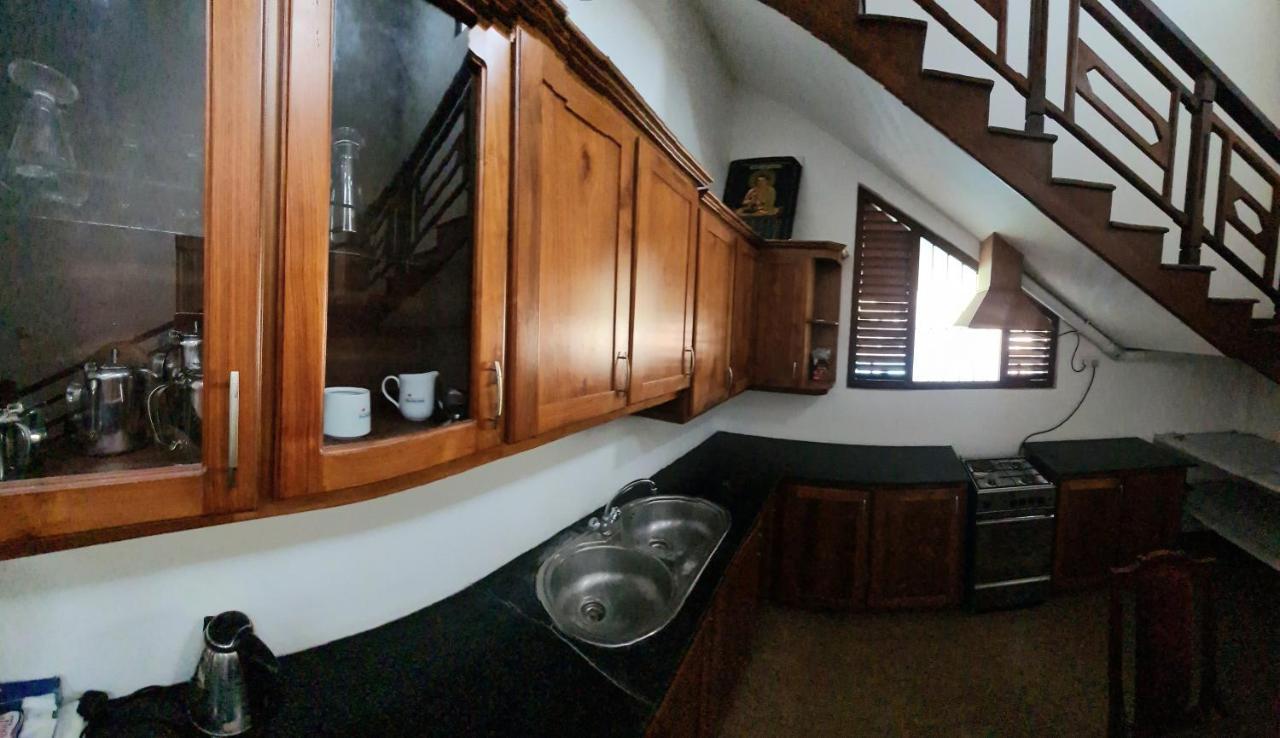 Golden Relax Villa With Pool, Restaurant & European Service Eramudugaha Екстериор снимка